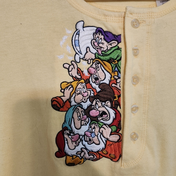 DISNEY Snow White and the Seven Dwarfs Vintage Embroidered Tee Large Yellow - Picture 2 of 5